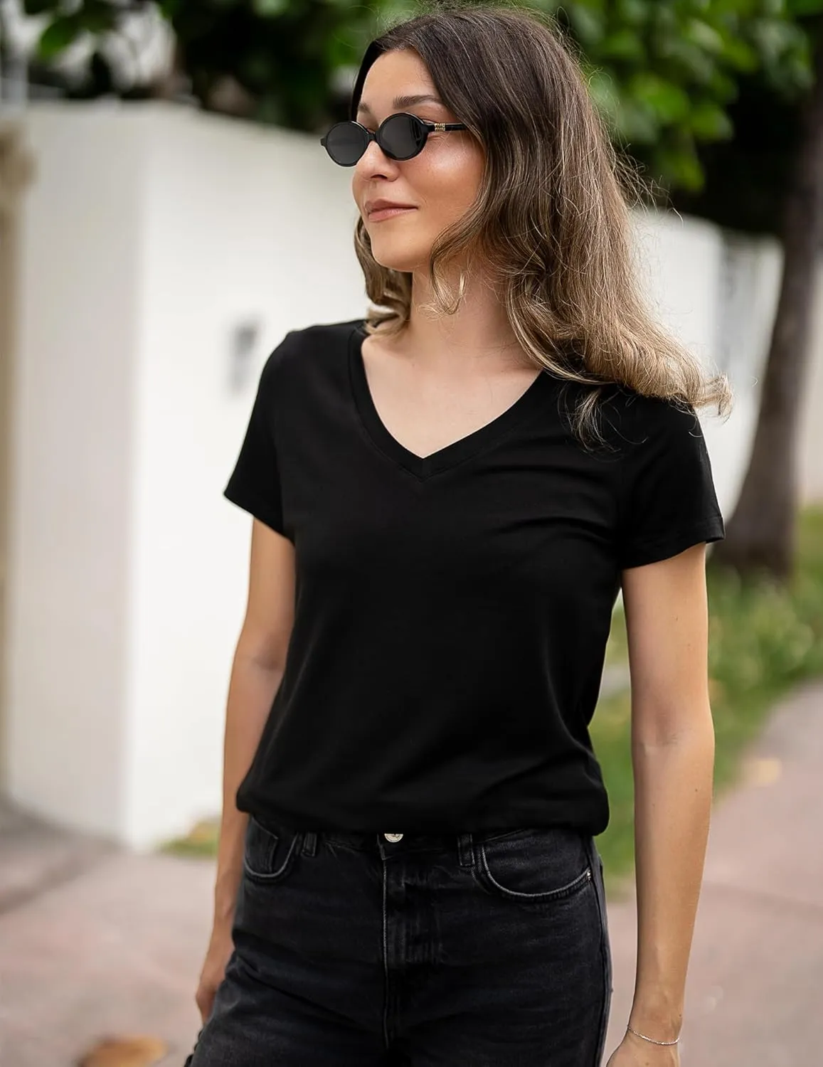 HOTOUCH Womens T Shirts Short Sleeve V Neck Basic Tee Soft Casual Loose Fit Summer Tops Outfits 2025 Fashion