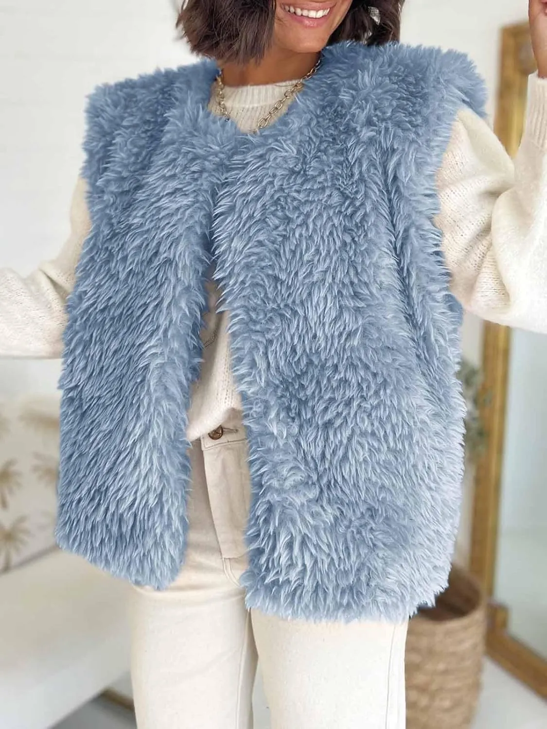 Tankaneo Womens Faux Fur Vest Cropped Sleeveless Warm Winter Shaggy Open Front Outerwear Vest