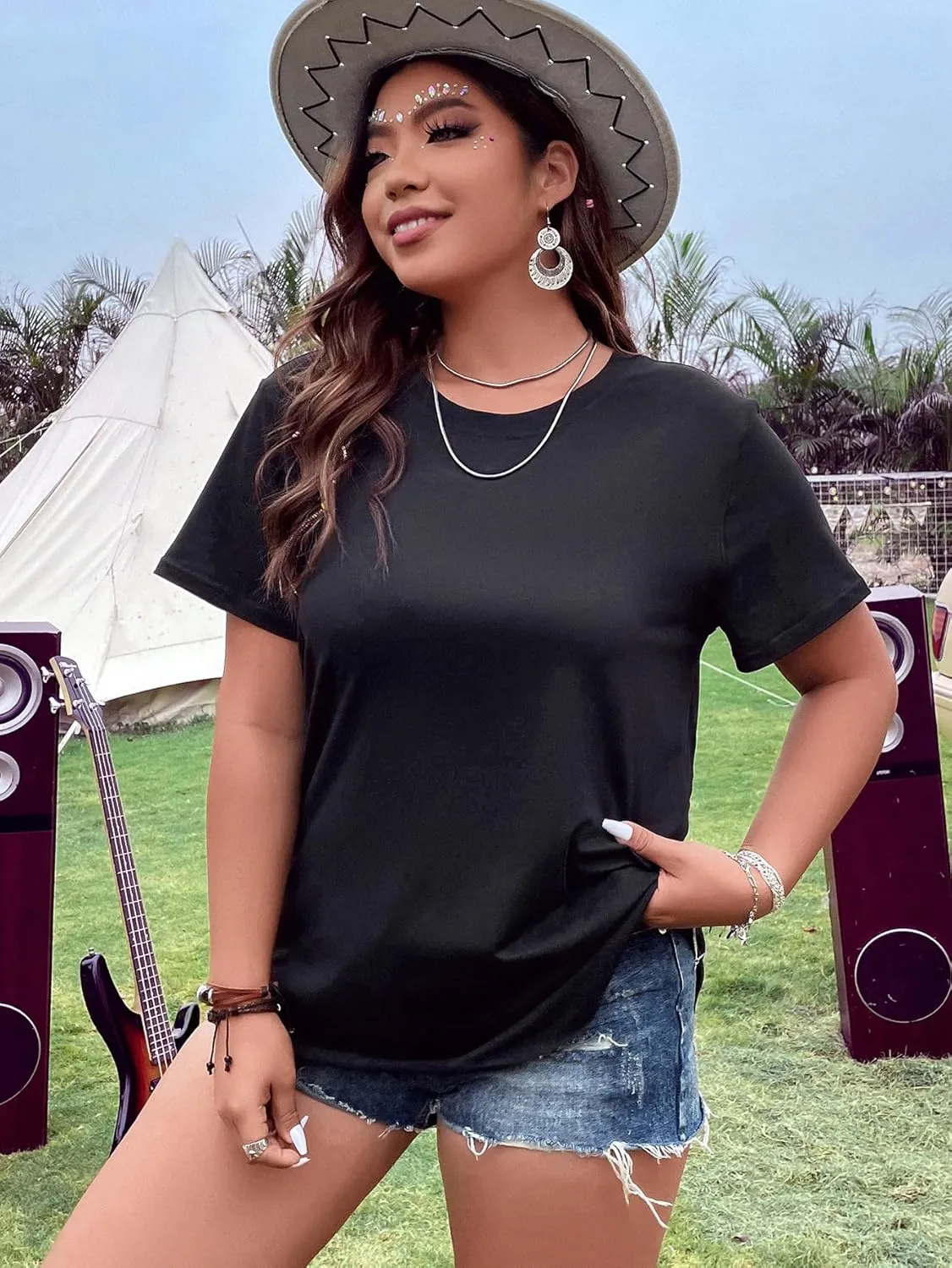 WDIRARA Women's Plus Size Ripped Cut Out Back T Shirt Short Sleeve Loose Fit Tee Top