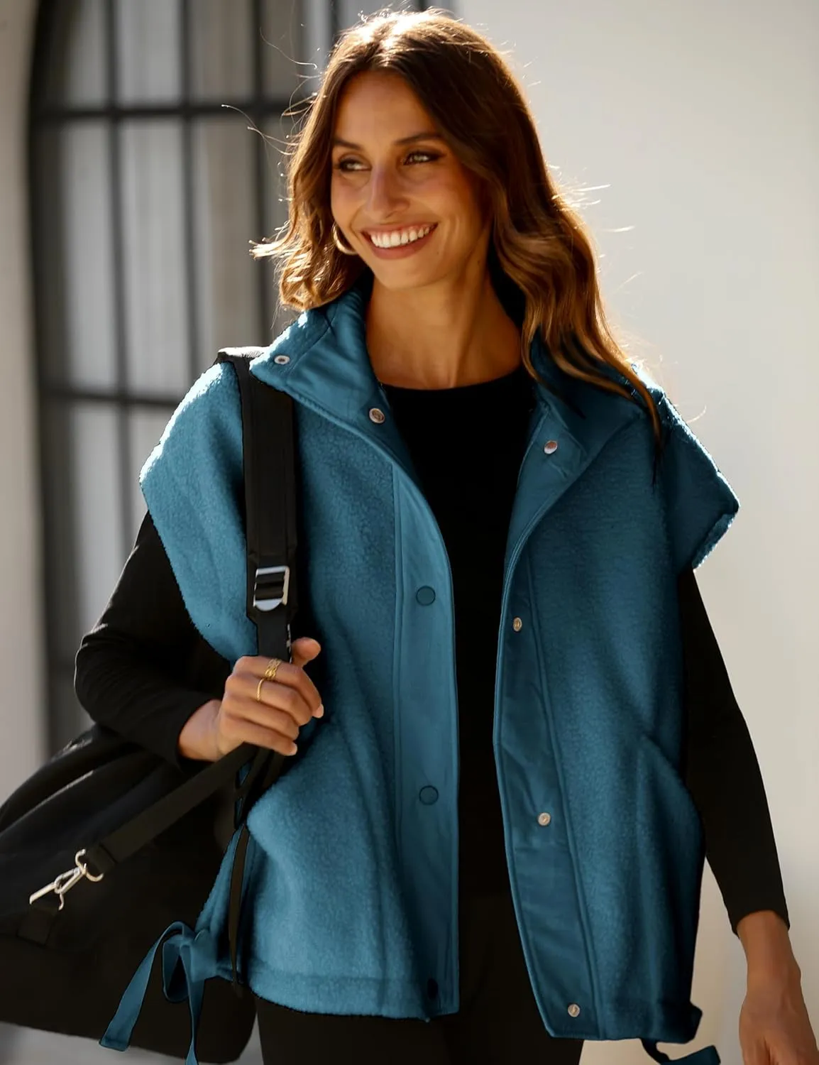 Women Oversized Fleece Vest Trendy Sleeveless Button Down Fuzzy Sherpa Jacket Winter Warm Outerwear Vest with Pockets