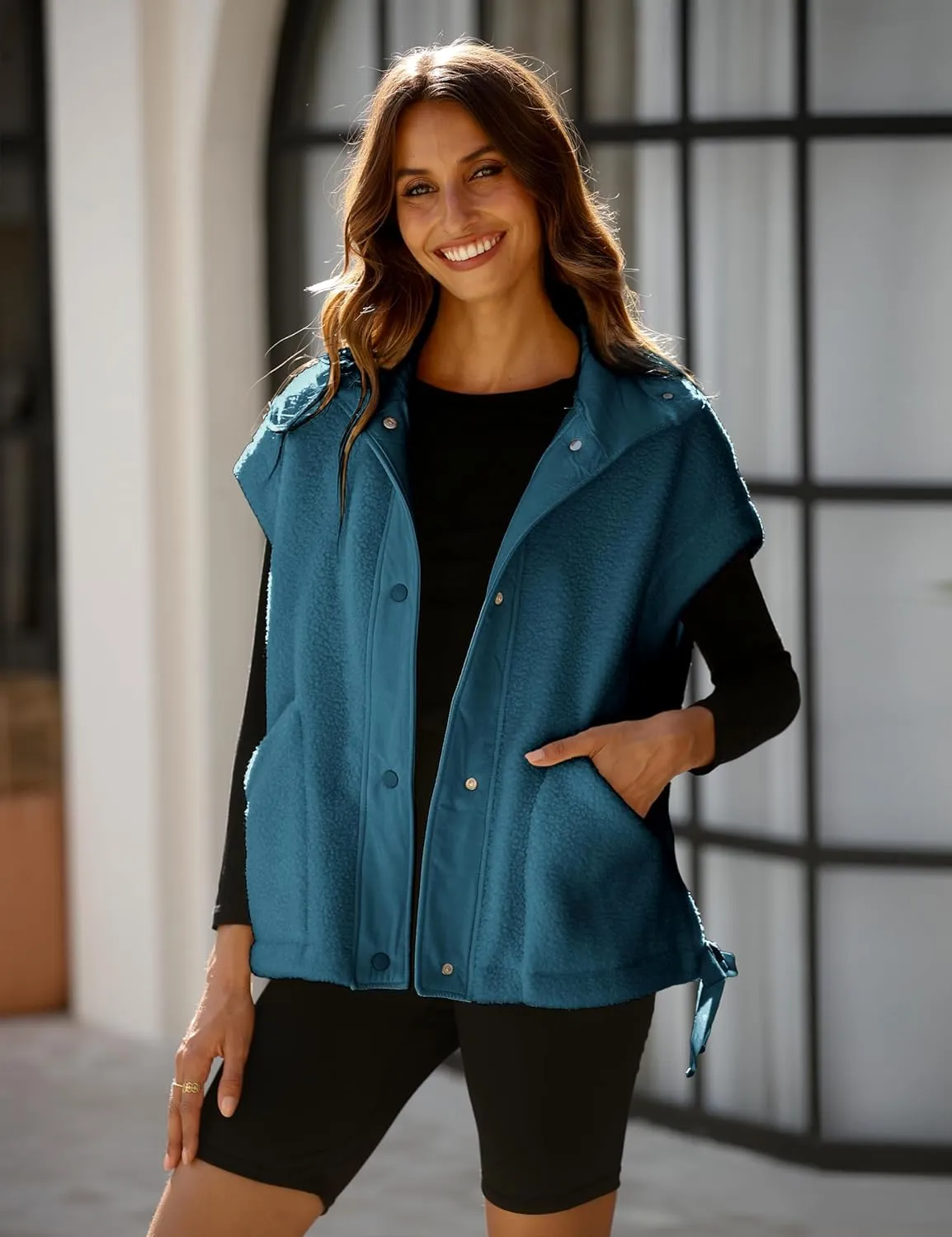 Women Oversized Fleece Vest Trendy Sleeveless Button Down Fuzzy Sherpa Jacket Winter Warm Outerwear Vest with Pockets