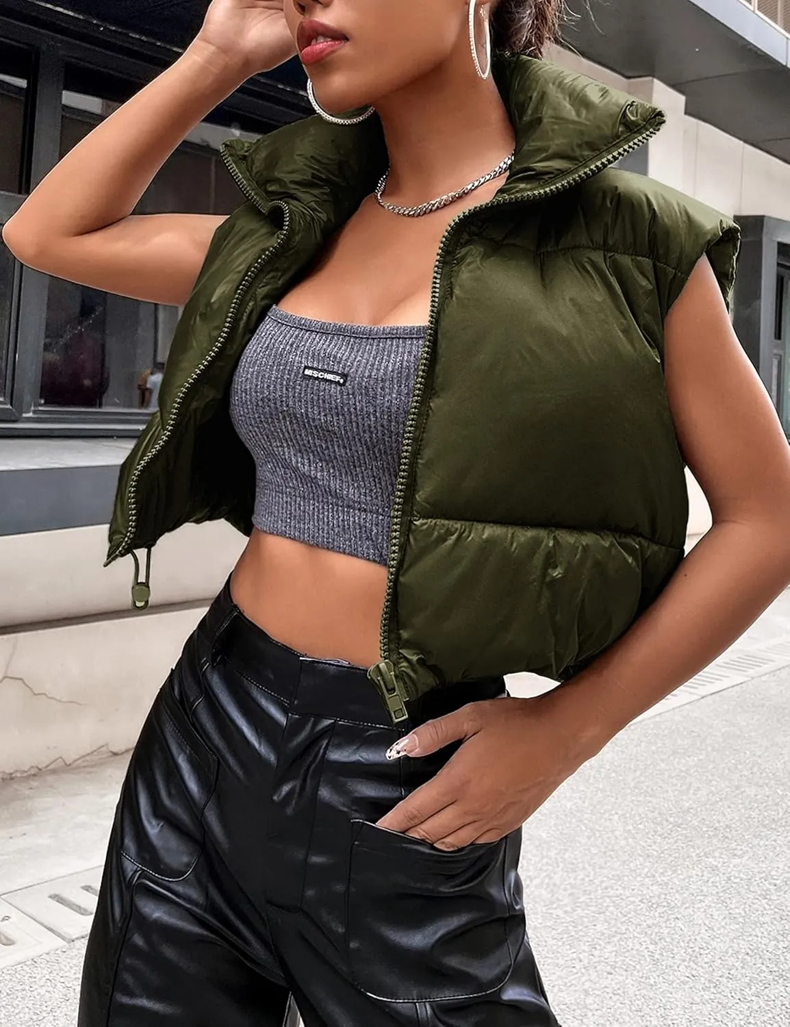 Zhiyouni Womens Cropped Puffer Vest Lightweight Sleeveless Stand Collar Short Padded Vest Gilet