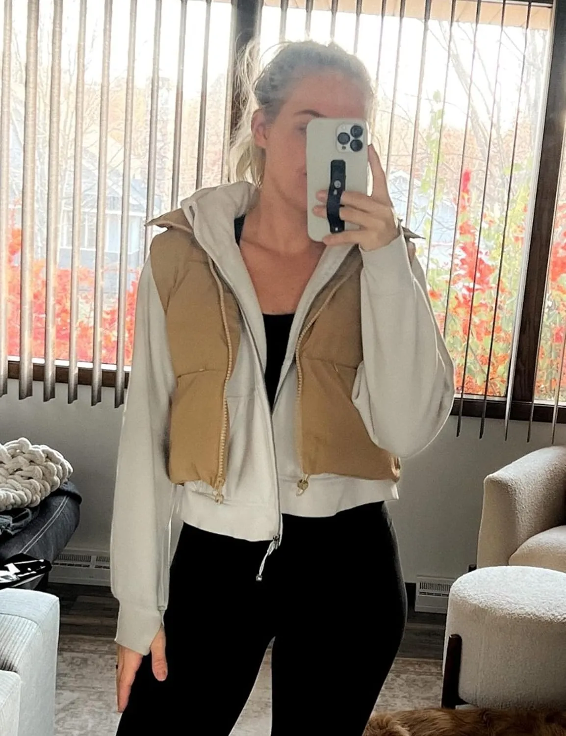 Zhiyouni Womens Cropped Puffer Vest Lightweight Sleeveless Stand Collar Short Padded Vest Gilet